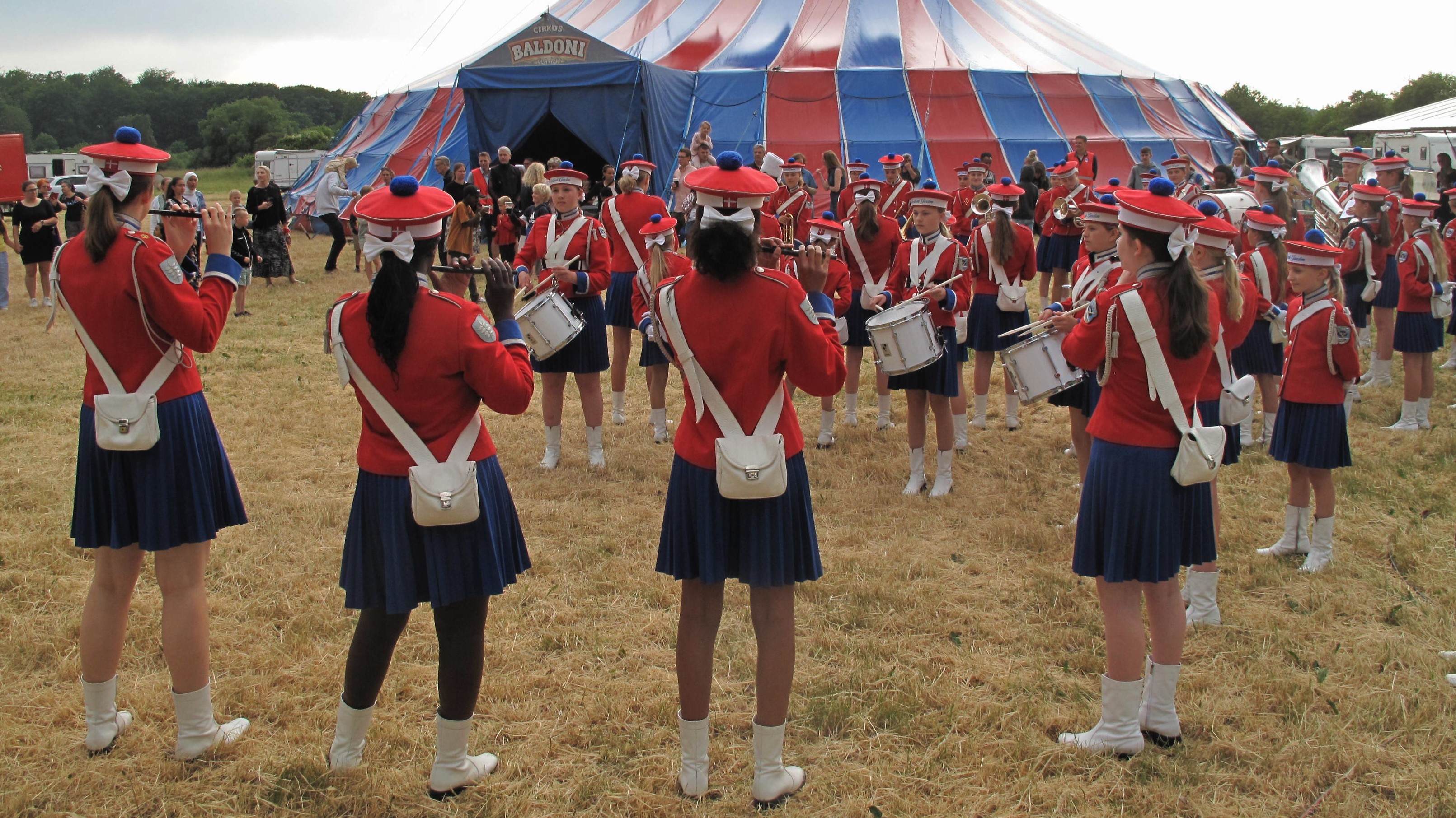 Cirkus donation Artikel Nyhed  0120 2